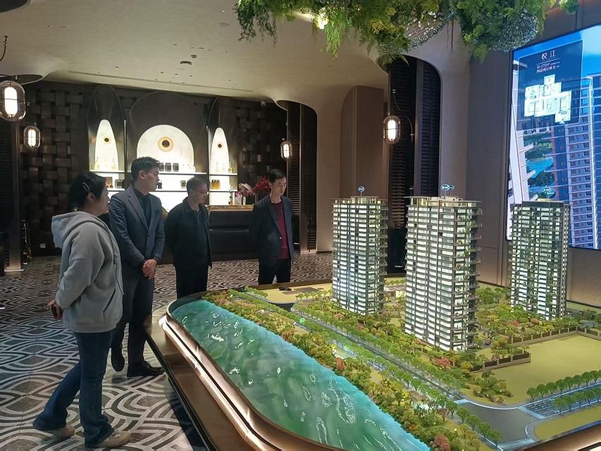 锚定标杆谋革新 考察研学促升级—— 尊龙中国官网公司组织第四代建筑专项研学活动1.jpg